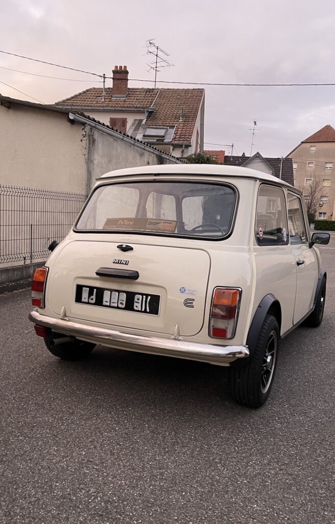 1000 E